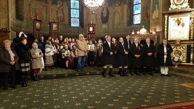 Două slujiri arhierești și manifestări culturale deosebite, la hramul Bisericii „Sfântul Ierarh Nicolae” din Câmpulung Moldovenesc