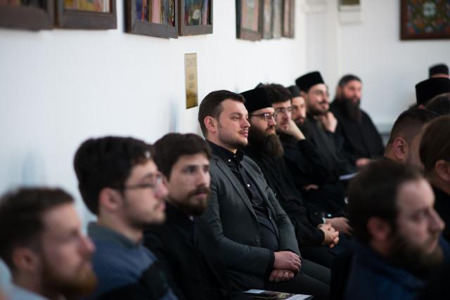 PS Părinte Damaschin Dorneanul și-a susținut teza de doctorat: 692 de pagini și 3342 note bibliografice