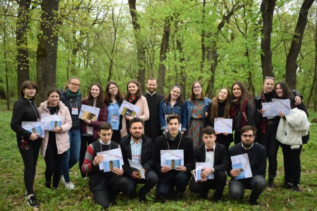 Gând de mulțumire pentru cel mai mare dar din liceu: grupul „Prietenii Sfinților Trei Ierarhi”