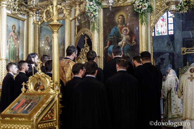 Sfântul Ierarh Iosif cel Milostiv, sărbătorit la Catedrala din Iași: „Avea o sensibilitate sfâșietoare pentru durerea celorlalți”