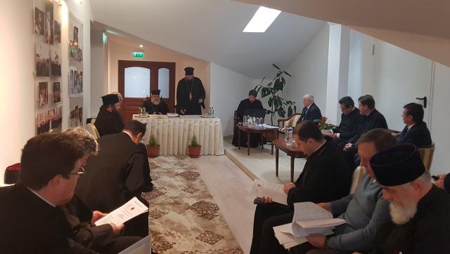 Întâlnirea membrilor Consiliului eparhial al Arhiepiscopiei Romanului și Bacăului
