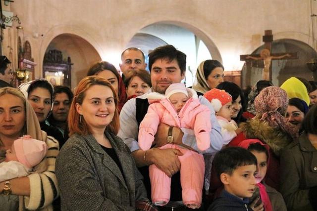 Patriarhul cu peste 40.000 de fini de Botez: Întâistătătorul Bisericii Georgiei a mai botezat încă 521 de copii la începutul acestei săptămâni