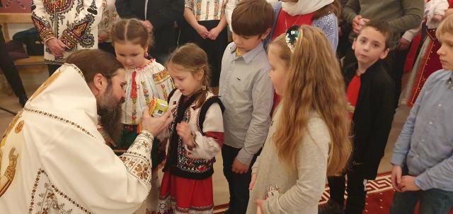 PS Macarie: „Avem nevoie permanent să ne spălăm ochii cu apa binecuvântată a Duhului Sfânt ce curge neîncetat în Biserică, astfel încât să avem o privire curată”