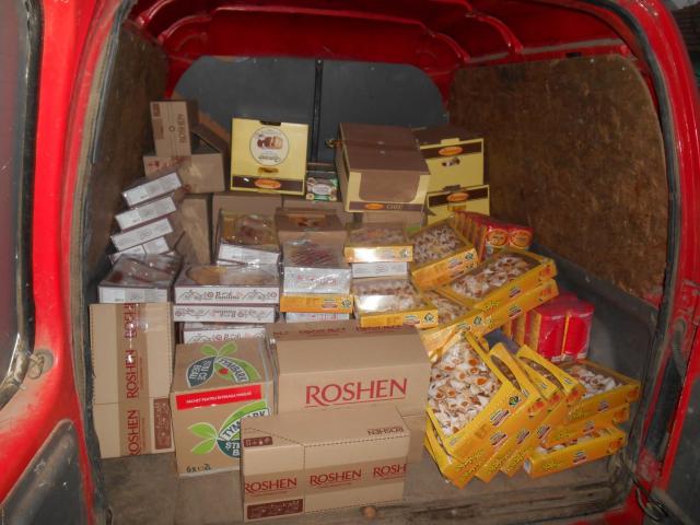 Activități filantropice la parohiile Chișcăreni și Sat Nou: cadouri, alimente, lemne, rechizite și multă dragoste
