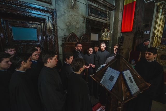 Ocrotitorii învățământului teologic, sărbătoriți la Iași: „Există o singură competiție admisă între creștini: cine se smerește mai mult în fața celuilalt”