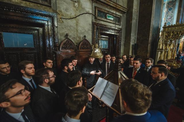 Ocrotitorii învățământului teologic, sărbătoriți la Iași: „Există o singură competiție admisă între creștini: cine se smerește mai mult în fața celuilalt”