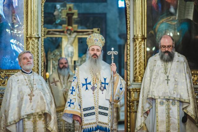 Ocrotitorii învățământului teologic, sărbătoriți la Iași: „Există o singură competiție admisă între creștini: cine se smerește mai mult în fața celuilalt”