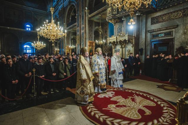 Ocrotitorii învățământului teologic, sărbătoriți la Iași: „Există o singură competiție admisă între creștini: cine se smerește mai mult în fața celuilalt”