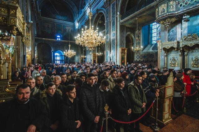 Ocrotitorii învățământului teologic, sărbătoriți la Iași: „Există o singură competiție admisă între creștini: cine se smerește mai mult în fața celuilalt”