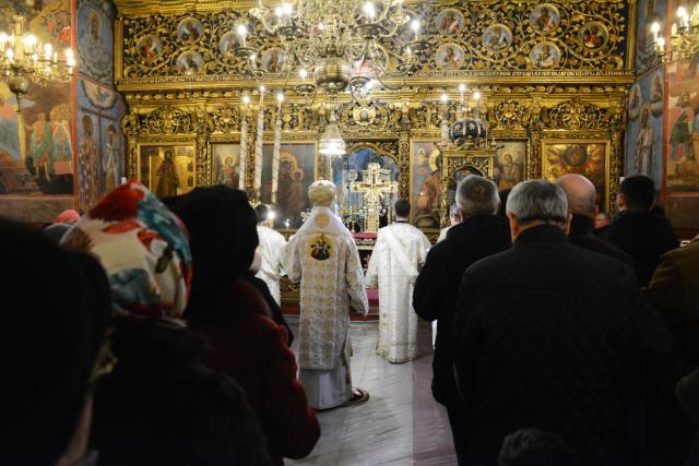 Ajunul Bobotezei la Mănăstirea Golia din Iași: „Dragostea îl ajută pe om să desăvârșească prezența Duhului Sfânt în el”