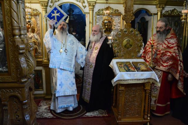 Părintele Mitropolit Teofan a slujit la Mănăstirea Războieni – Neamț