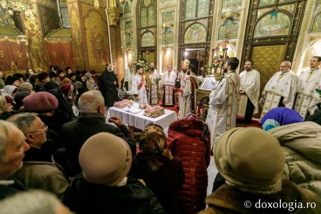 Slujbe arhierești dedicate hramului, la „bijuteria arhitectonică a capitalei Moldovei” - Mănăstirea „Sfinții Trei Ierarhi”