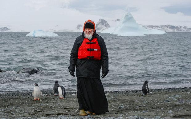 Cea mai sudică biserică ortodoxă din lume: A fost construită în munții Altai și transportată în Antarctica