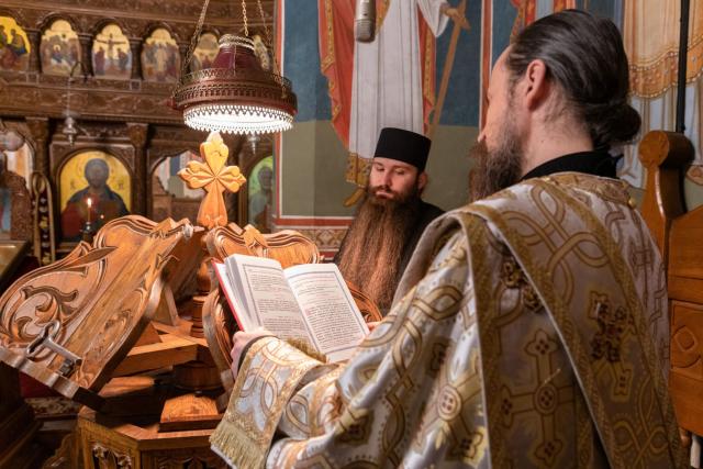 Mitropolitul celor două Americi a slujit la Mănăstirea Putna
