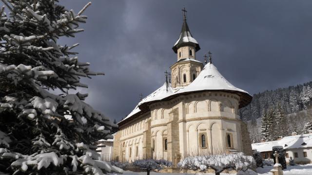 Arhim. Melchisedec Velnic: „Patriarhul Teoctist, ales de Dumnezeu pentru a fi al treilea mare ctitor al Mănăstirii Putna”