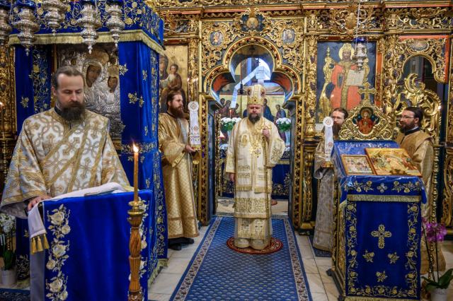 Mitropolitul celor două Americi a slujit la Mănăstirea Putna