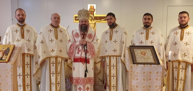 PS Macarie: „Durerea Maicii Domnului lângă crucea Fiului ei a depășit orice durere de mamă din lumea aceasta”