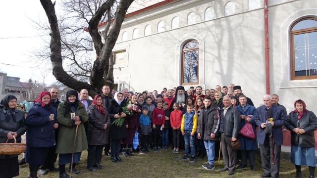 Părintele Mitropolit Teofan a slujit la Parohia Brustureț