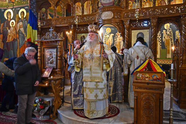 PS Calinic Botoşăneanul va sluji la Mănăstirea Piatra Sfântă