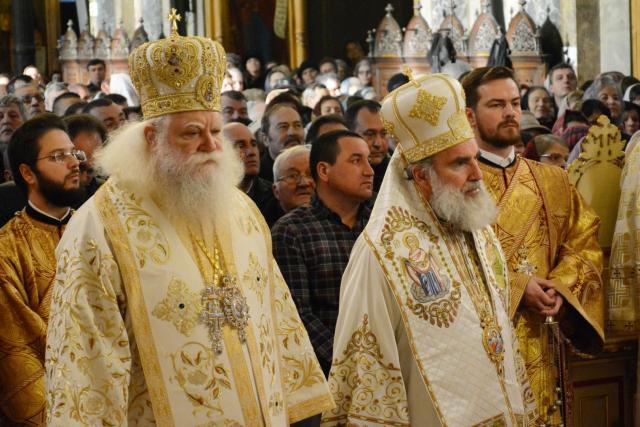 Cinci ierarhi și zeci de clerici au slujit la hramul istoric al Catedralei Mitropolitane din Iași