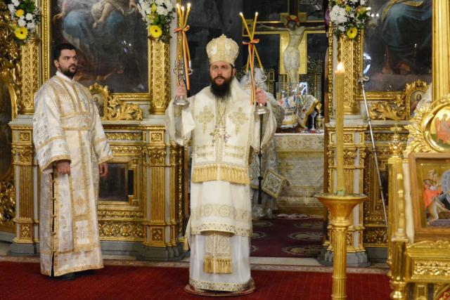 Cinci ierarhi și zeci de clerici au slujit la hramul istoric al Catedralei Mitropolitane din Iași