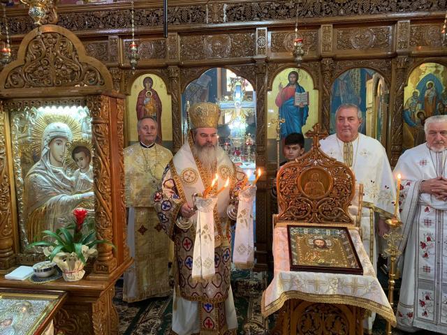 Liturghie arhierească la Biserica „Adormirea Maicii Domnului” din Târgu Neamţ