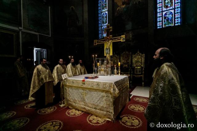 Cinci ierarhi și zeci de clerici au slujit la hramul istoric al Catedralei Mitropolitane din Iași