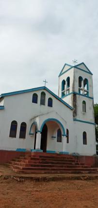 Răspunsuri liturgice la Parohia Ipwasi în trei limbi: swahili, greacă și română