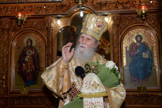 Liturghie arhierească la „Biserica dorneană de sub Runc”