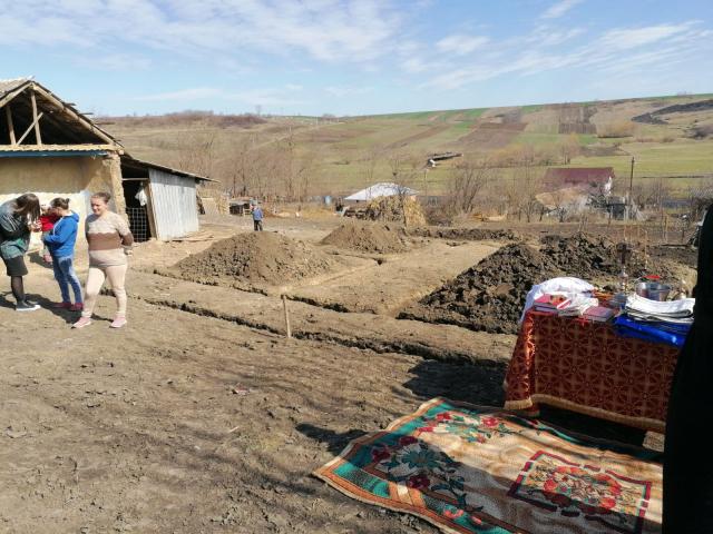 ASCOR Iași ridică o casă pentru o familie cu șapte membri