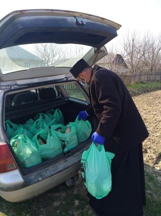 Sprijin pentru cei aflați în nevoie, la Parohia „Sfântul Nicolae” din Suharău