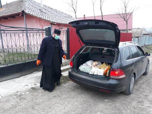 Vlăduț, autoizolat la domiciliu: „În fiecare zi la 12.00, când bate clopotul, ne așezăm în genunchi și ne rugăm”