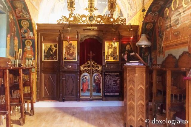Chilia „Sfinții Doctori fără de arginți Cosma și Damian” – Vatoped, Athos