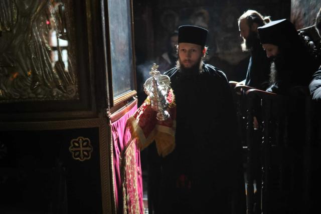În imagini: Monahii din Sfântul Munte Athos, uniți în glas de rugăciune pentru încetarea pandemiei de coronavirus