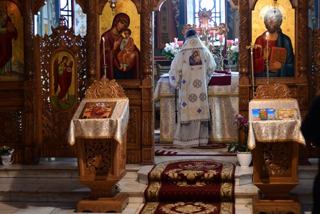 Două Sfinte Liturghii în aceeași incintă, la Mănăstirea „Sfântul Ioan cel Nou de la Suceava”