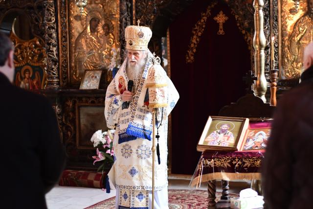 Două Sfinte Liturghii în aceeași incintă, la Mănăstirea „Sfântul Ioan cel Nou de la Suceava”