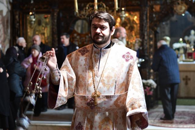 Două Sfinte Liturghii în aceeași incintă, la Mănăstirea „Sfântul Ioan cel Nou de la Suceava”
