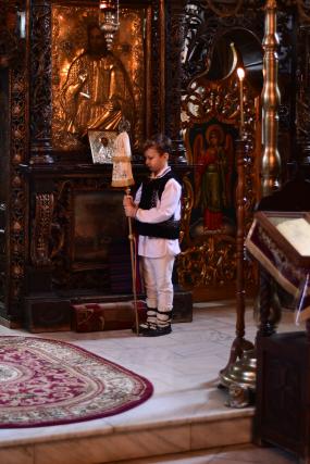 Două Sfinte Liturghii în aceeași incintă, la Mănăstirea „Sfântul Ioan cel Nou de la Suceava”