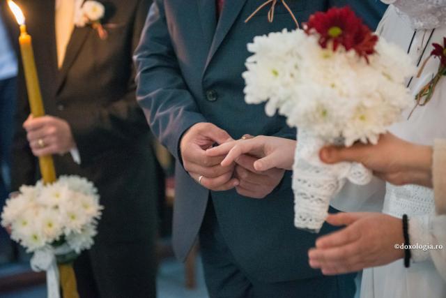 Jumătate de million de britanici au semnat petiţia pentru căsătorie tradiţională