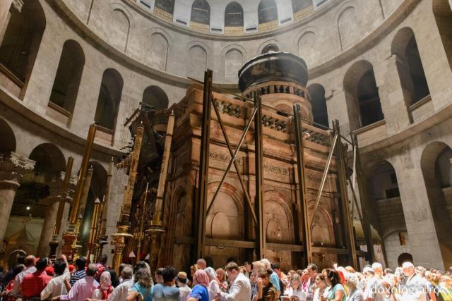 Ceremonia pogorârii Sfintei Lumini de la Sfântul Mormânt din Ierusalim ar putea fi anulată din cauza Coronavirusului