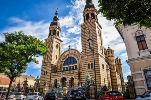 Arhiepiscopia Ortodoxă a Sibiului a renunțat la 500.000 de lei, pentru a fi donați Spitalului Județean