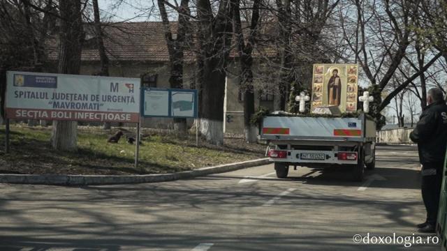Mărturii din timpul procesiunii cu moaștele Sfintei Parascheva – aprilie 2020