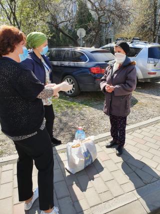 Activități caritabile și sociale pentru 28 de vârstnici din Iași