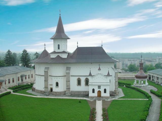 Programul liturgic de la Catedrala Arhiepiscopală din Roman, în Săptămâna Mare