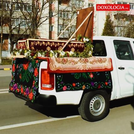 (Video) Procesiune în Suceava cu sfintele moaște ale Sfântului Ioan cel Nou