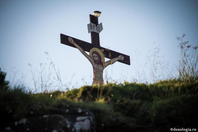 A murit pe Cruce Domnul pentru că nu avea încotro?!