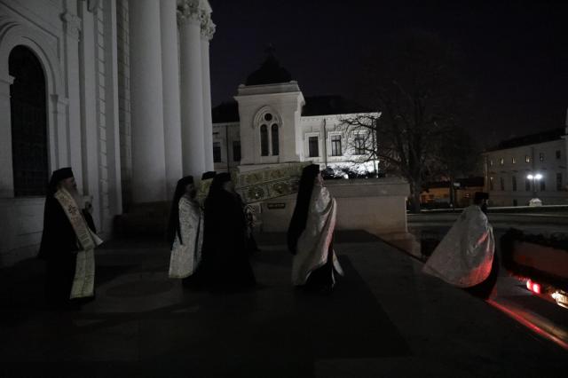 Racla cu moaștele Sfintei Cuvioase Parascheva a poposit în principalele orașe din județele Iași, Neamț și Botoșani