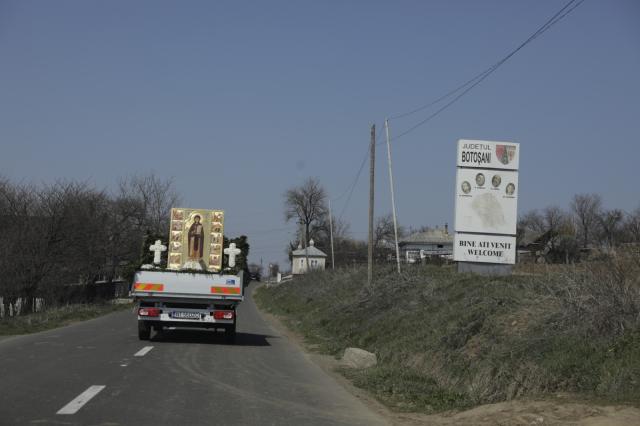 Racla cu moaștele Sfintei Cuvioase Parascheva a poposit în principalele orașe din județele Iași, Neamț și Botoșani