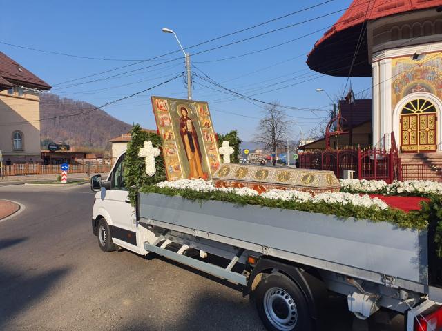 Racla cu moaștele Sfintei Cuvioase Parascheva a poposit în principalele orașe din județele Iași, Neamț și Botoșani