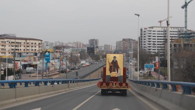 Moaștele Sfântului Dimitrie cel Nou au fost purtate în procesiune pe străzile Capitalei